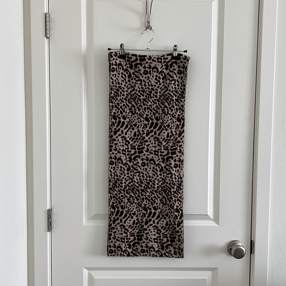 Calvin Klein Infinity Scarf - Animal Print (OS) - Picture 4 of 4